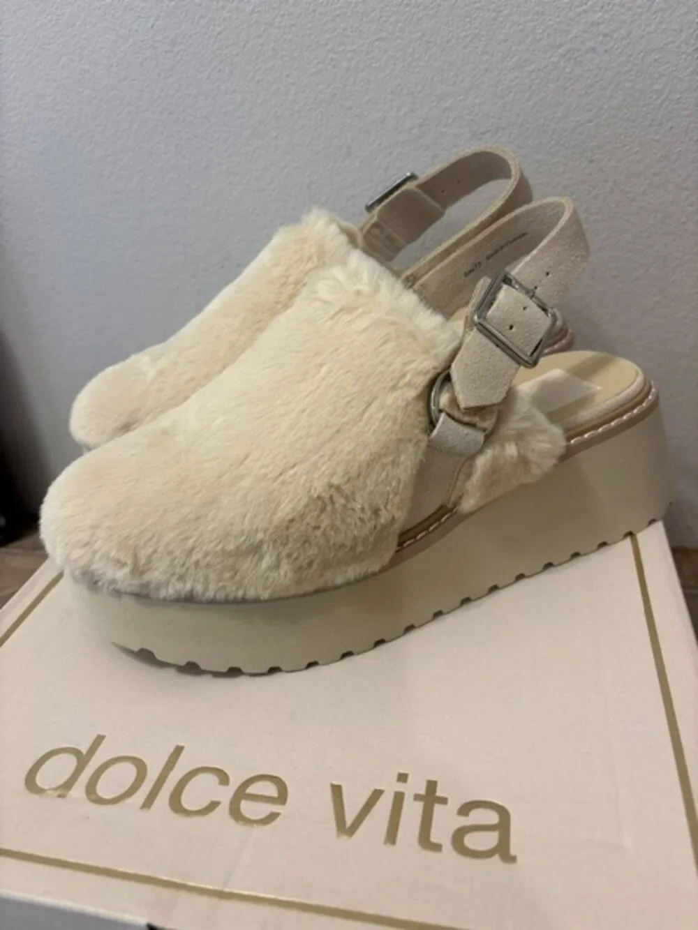 Dolce Vita step into